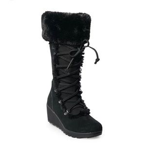 Bearpaw suede boots, excellent condition wore once